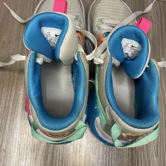 Youth‎ Nike Lebron Witness VII Training Basketball Shoes DQ8650-003 Size 3.5Y - Picture 7 of 9